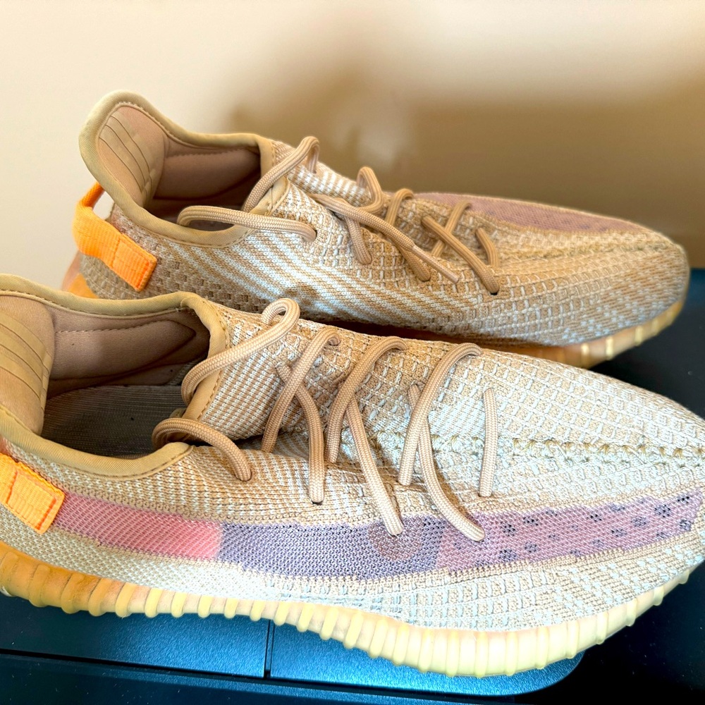 Adidas size 10 1/2 Yeezy 350 boost V2 clay tan brown